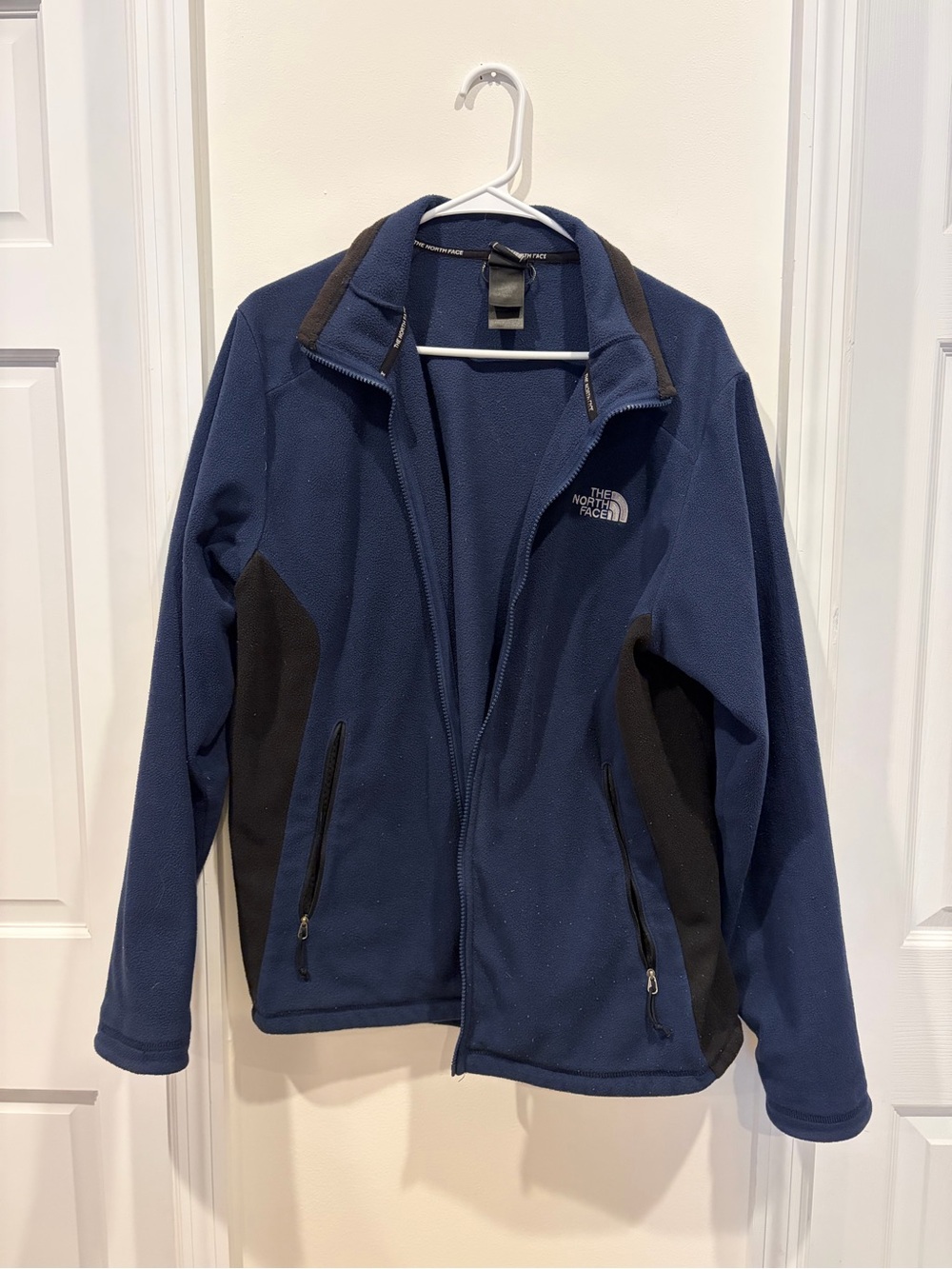 The North Face Navy & Black Fleece Pullover